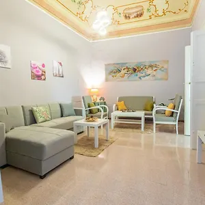 https://la-lira-di-tersicore.catania-hotels.net